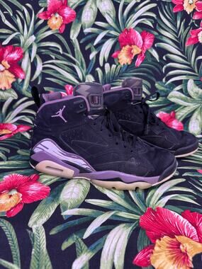 Jordan Retro 6 Black and Purple Nike Air Women’s Size 8